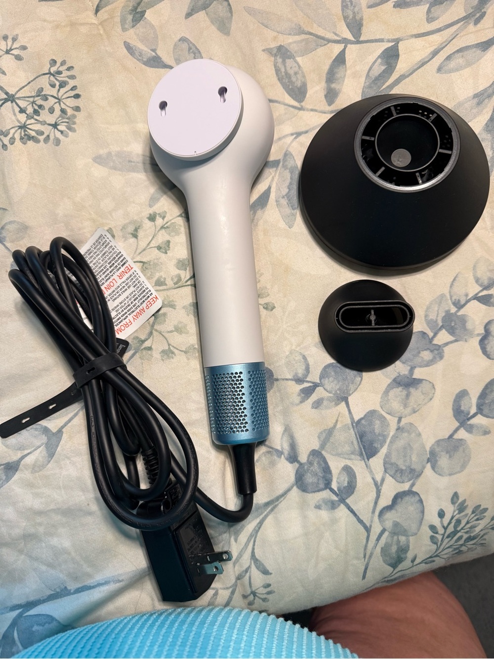 Lange White and Blue Hair Dryer with Diffuser & Nozzle - Picture 4 of 4